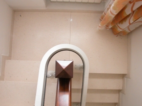 Curva di 180° lungo la guida tra la prima e seconda rampa - Boccato ascensori srl