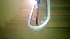 Curva di 180° tra la prima e seconda rampa di scale - Boccato ascensori srl